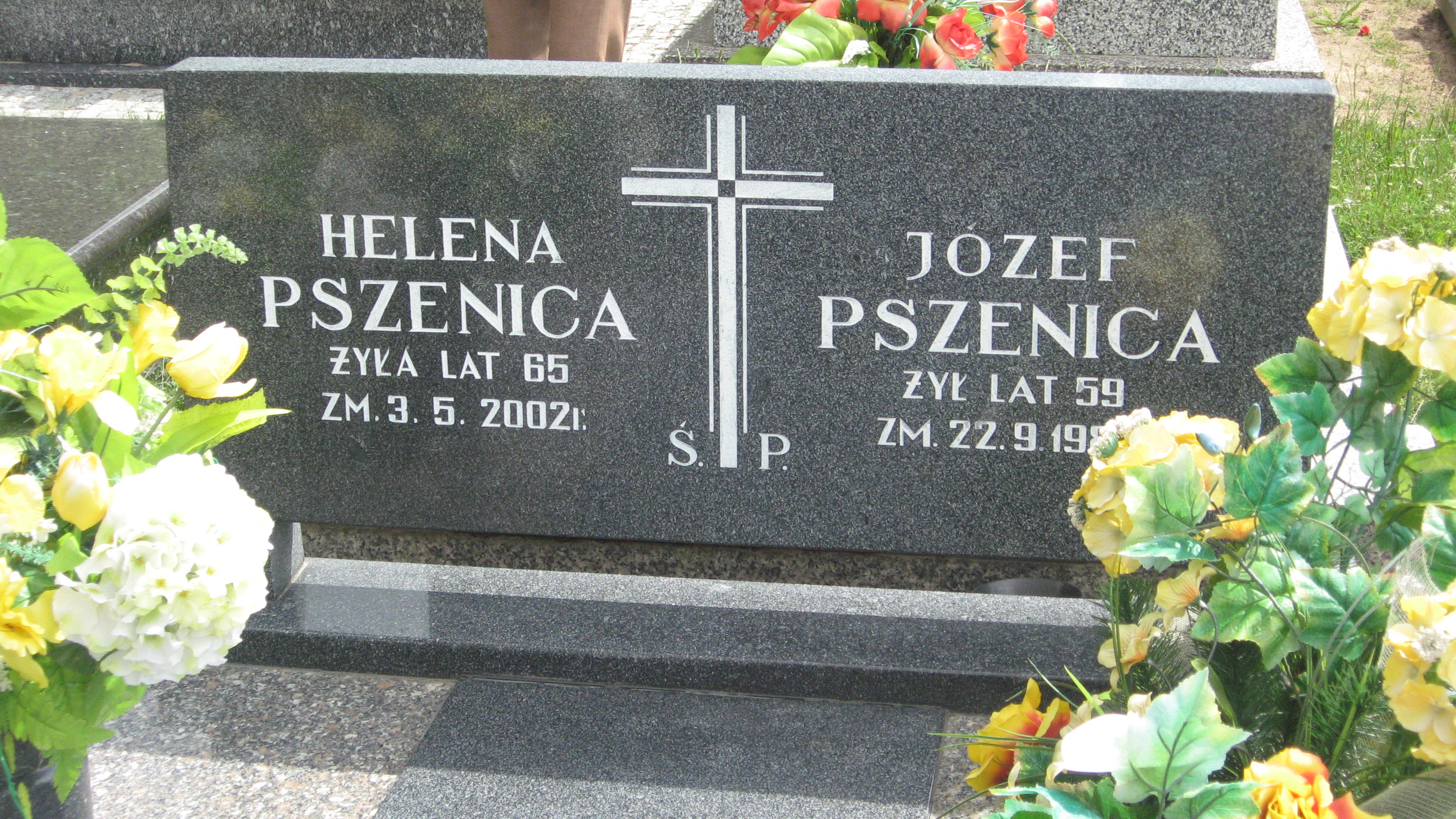 Zdjęcie grobu Heleny i Józefa Pszeniców (23.07.2011)