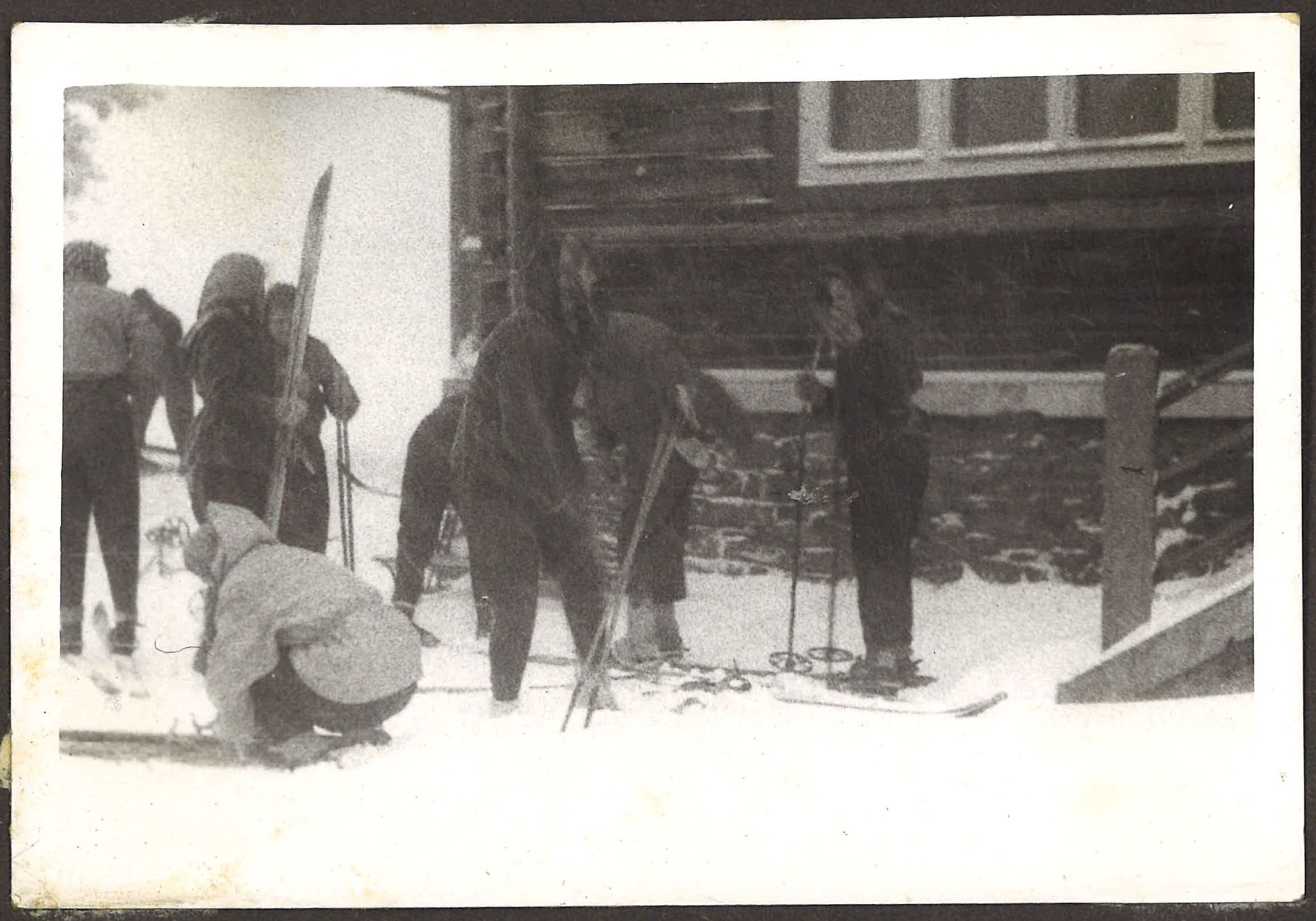 Przygotowania do jazdy narciarskiej I (oszac. 1937)