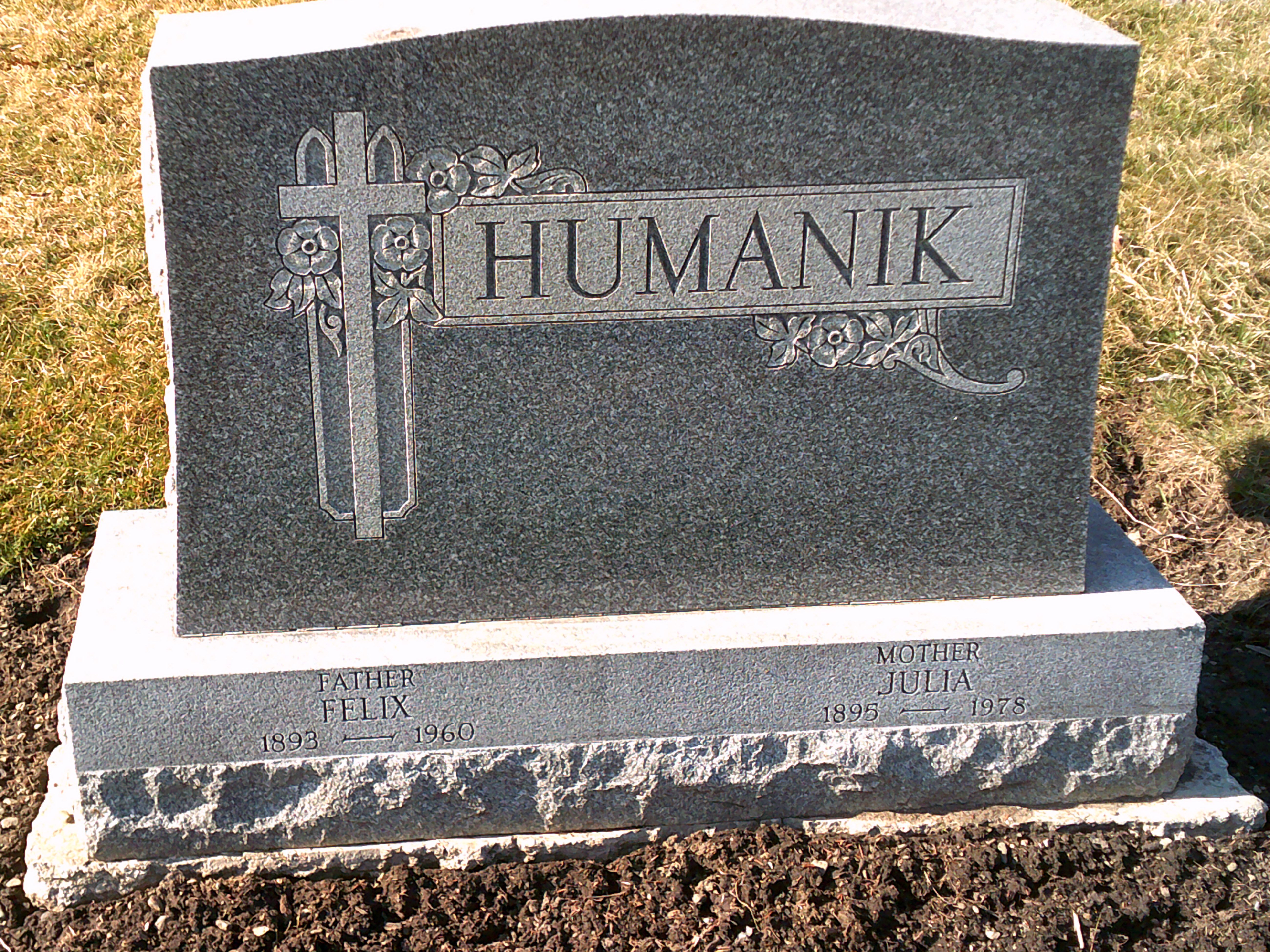 Felix&Julia Humanik’s Gravestone